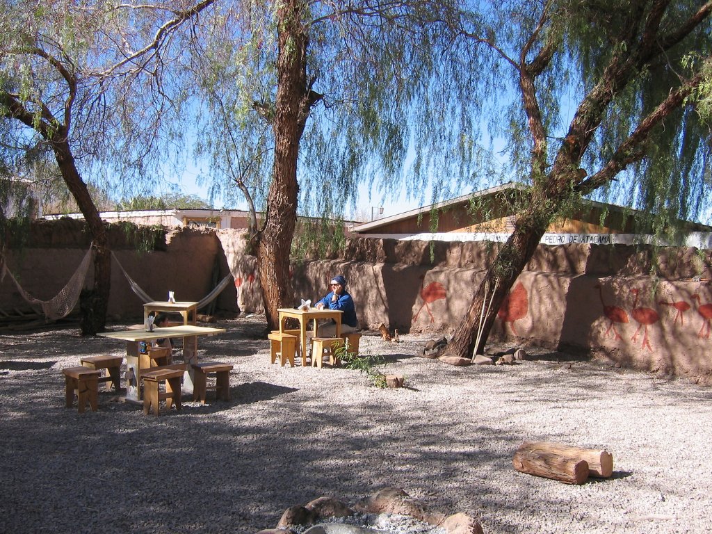 08-Breakfast on a nice courtyard.jpg - Breakfast on a nice courtyard